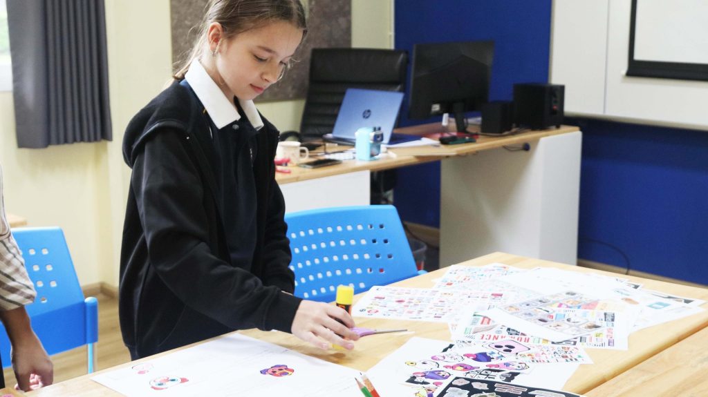 Writing Letters to Our Future Selves in First Russian Language Lessons