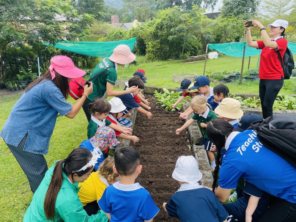 Early Years’ First Trip to Vanich Farm!
