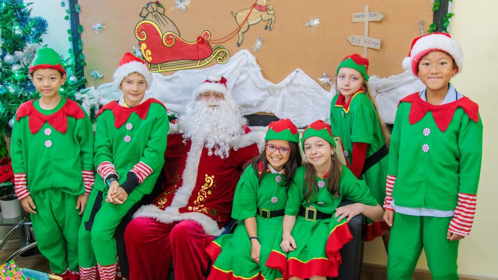 Christmas Stay & Play in Reception