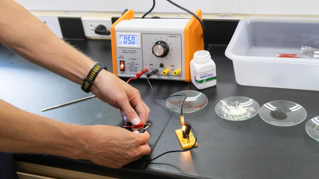Years 7 and 8 Getting Hands-on in the Science Lab