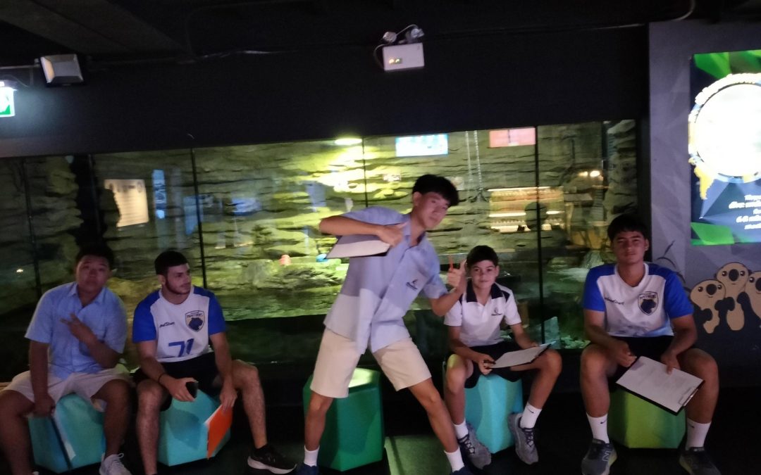 Year 10 Travel & Tourism Students Dive into Customer Service at Aquaria Phuket!