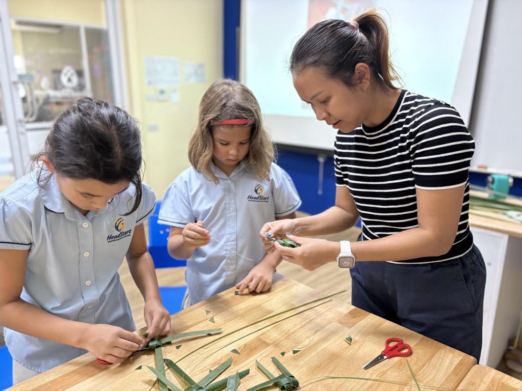 Thai Parent Guest Speaker – Year 4 Weave Traditional Thai Coconut Leaf Toys