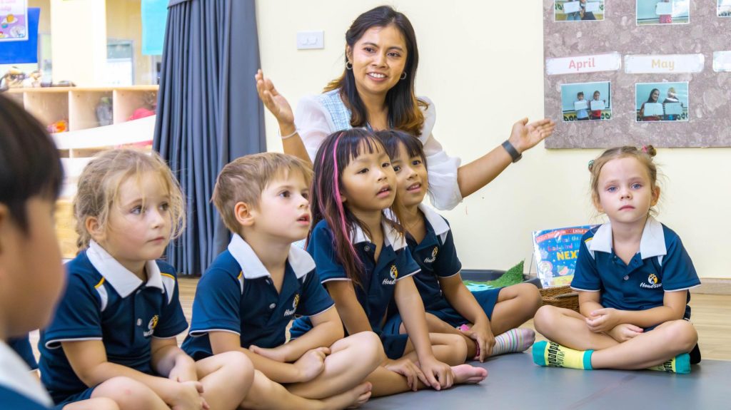 Thai Parent Guest Speaker – Using Role Play to Engage in Stories in Reception