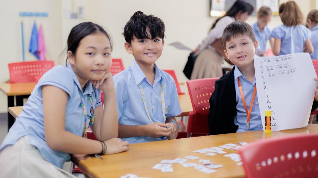 Sentence-Building Word Card Challenge in Year 5 Mandarin Foreign Language Class