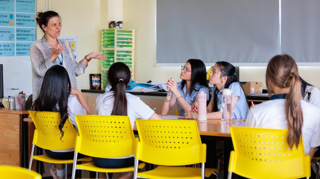Bridging Worlds: The Young Interpreters Scheme