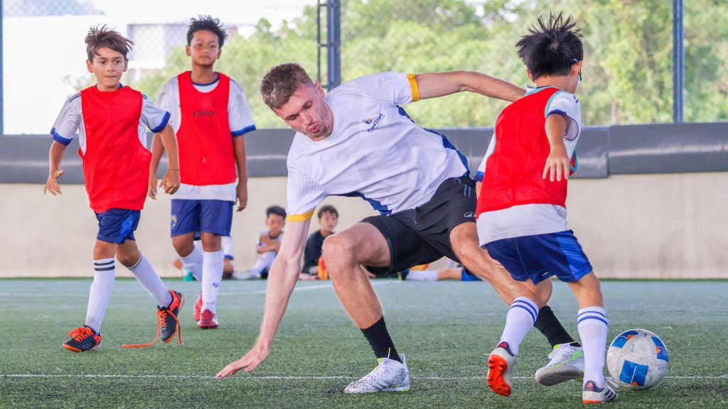 HeadStart Panthers Accumulate Minutes on the Pitch and Money for a Great Cause!